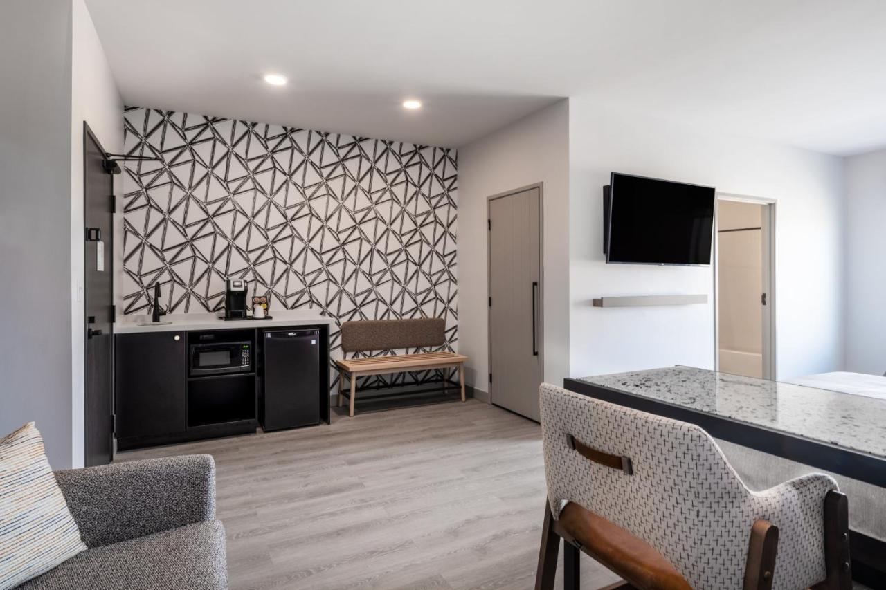 Atwell Suites - Denver Airport Tower Road By Ihg Zewnętrze zdjęcie