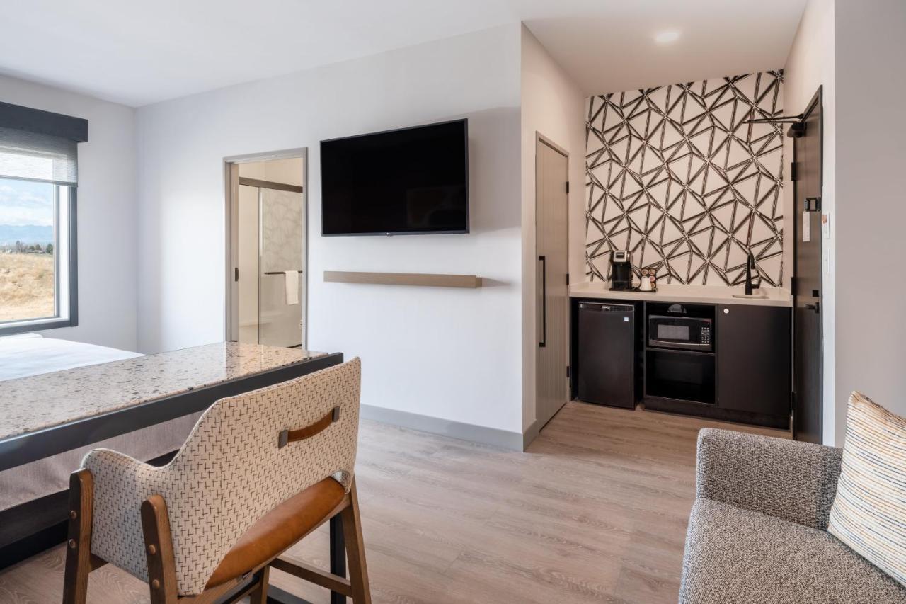 Atwell Suites - Denver Airport Tower Road By Ihg Zewnętrze zdjęcie